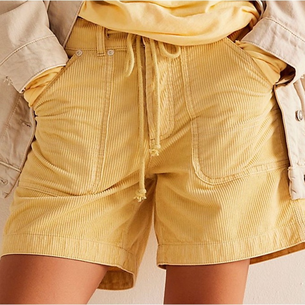 FREE PEOPLE CORDUROY SHORTS (M)